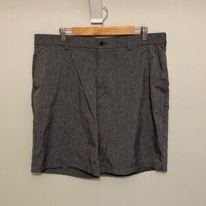 Men’s Gray Grand Slam Gray Flat Front Shorts Tailored Design, Waist 38